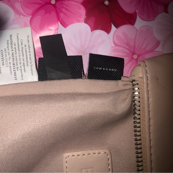 Express Beautiful Wrist-let wallet . - Picture 16 of 17